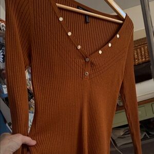 Fitted WHBM knit sweater